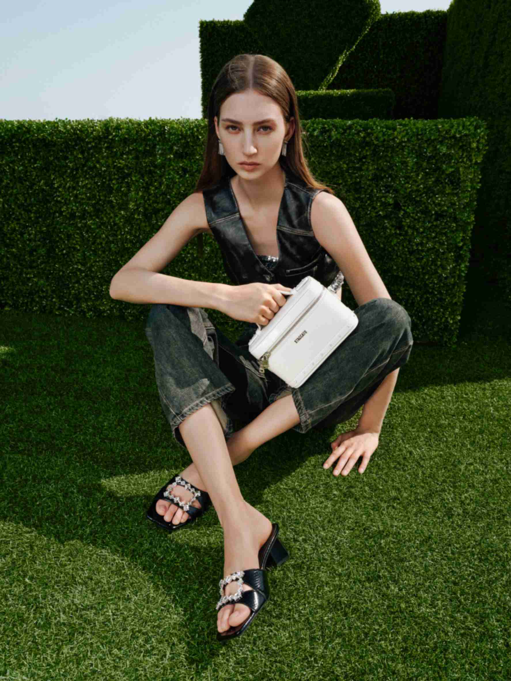 Sandals - Chunky Low Block Heeled Slip-On Sandals EBI36 - Image 3
